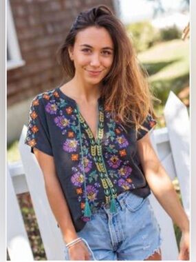 NATURAL LIFE Charcoal Boho Embroidered Short Sleeve Tassel Top
